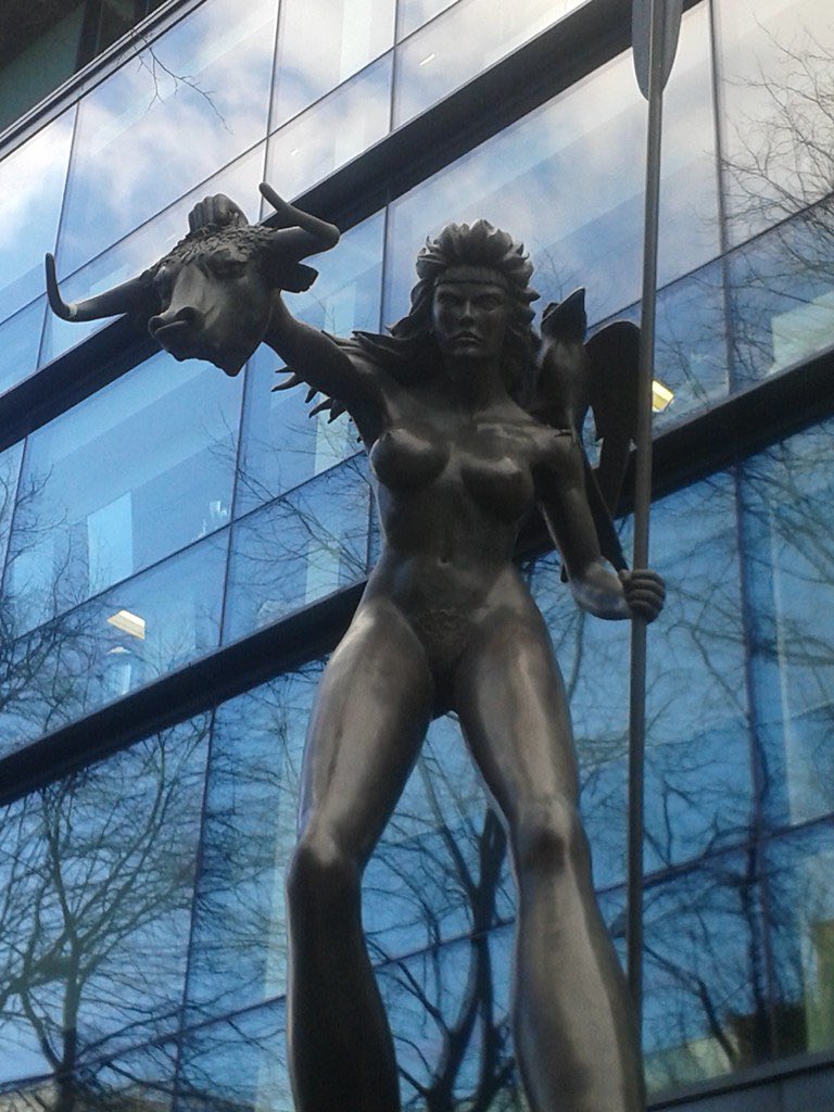 Always thought this statue in Dublin was Boudicca, it’s Queen Maeve apparently.