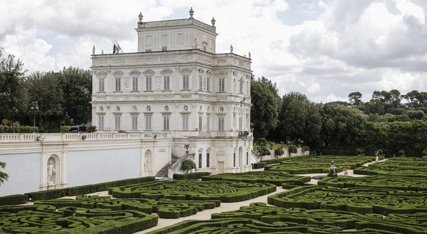 fulgur_semper's tweet photo. #Contevairus : ultima trovata a Villa Pamphili ?
Come si cambia......da apriremo il parlamento come una scatoletta a ci barrichiamo in un altra scatoletta a porte chiuse. Poi ci farete sapere quanto costerà questa #zingarata ? https://t.co/7Rjq18Af29
