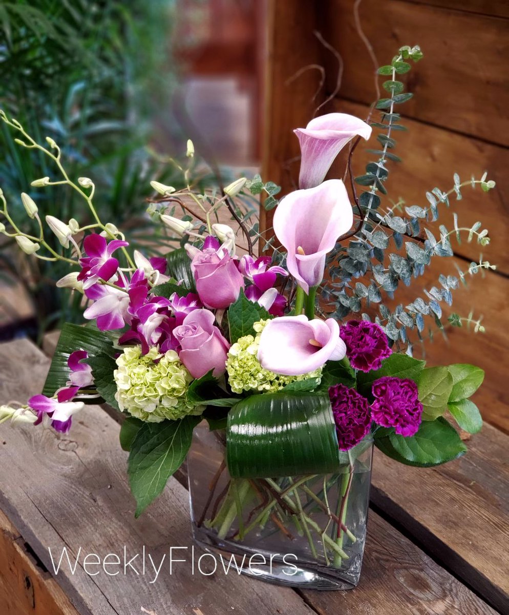 Yay orchids are back.  With no flight from Thailand for 2 months they were not available.  But flights have restarted and they are back.  This is a lovely design with local callas.  #weeklyflowers #ottawaflowershop #freshflowers #orchids #calla #customflowers #purple #lavender