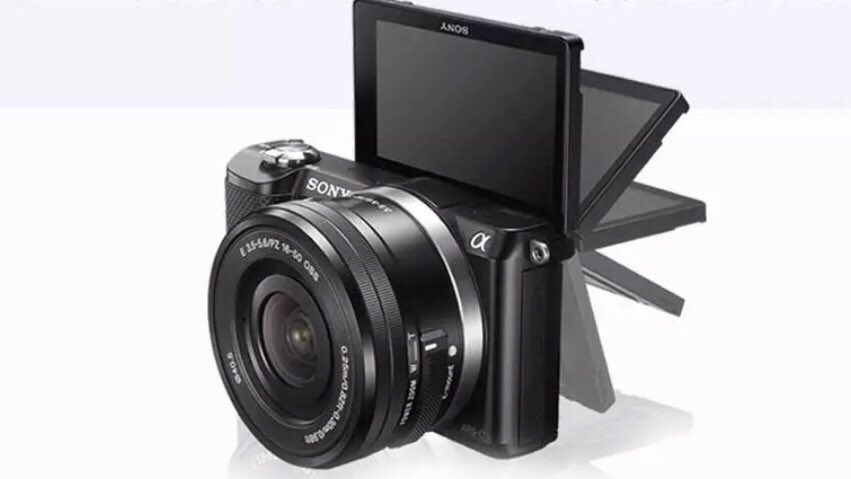 SoSplendidPM's tweet photo. กล้องโซนี่ a5100 มันดีโคตรๆๆๆ เป็นที่สุดในใจใครหลายๆคน! ไม่หนักไม่ใหญ่ไม่ง้อผู้ฯแบกให้😂 ถ้าใช้คู่กับเลนส์FIX+ฮู้ดกล้องจะCUTEมาก อีโหมดVDOผิวดีที่ฟลิปหน้าจอเห็นตัวเองตอนอัดได้คือเลิศสะแมนแตน! รูปก็สวยไม่ไหว ฮิตต่อเนื่องมา 6 ปีทำได้ไง?! แล้วราคาแค่ 1 หมื่นต้นคือถูกไปมากแกร๊! ดี๊ดี https://t.co/EXfLVAYBNu