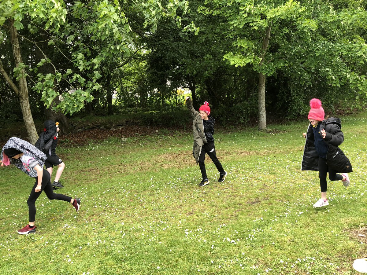 KellyMackie15's tweet photo. @ForehillSchool #forehillsportsweek
Neighbours enjoying sports together - Logan,Karys, Aaron & Lucy https://t.co/lBh0hCTgF6