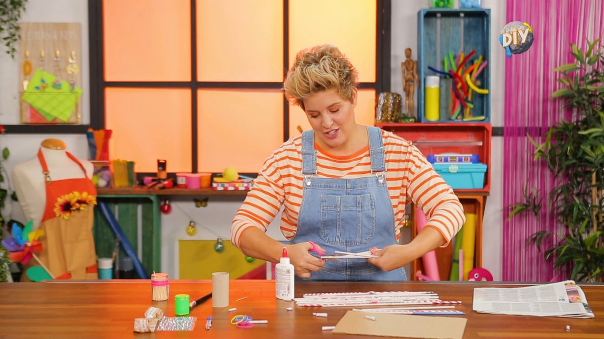 Hoy en #RealMom, <a href="/taniallasera/">⚡️Tania Llasera⚡️</a> nos explica lo que es un arco iris 🌈
Además, cocinamos una coca valenciana con pisto y fabricamos un jarrón muy especial 🏺

El programa de hoy ya puedes disfrutarlo desde mitele📺▶️ mitele.es/programas-tv/r…