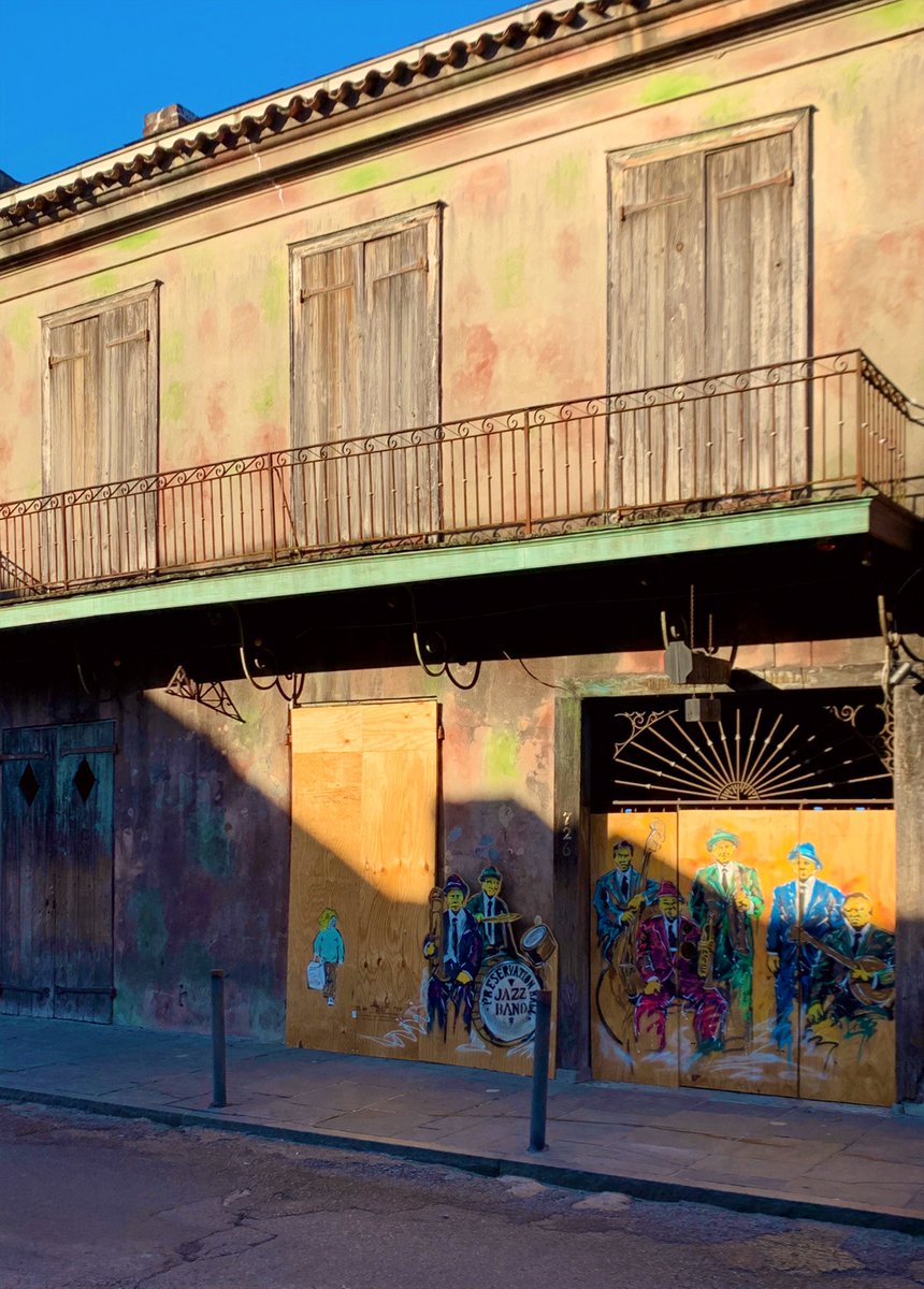 Perfect weather outside Preservation Hall this morning! Art by Josh Wingerter. 🌞🎨👨‍🎨 #NewOrleans #OnlyLouisiana #PreservationHall