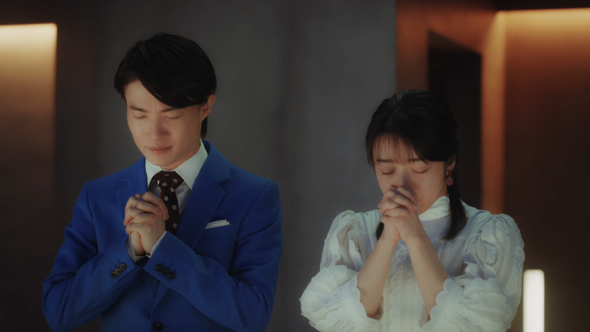 宝くじ公式アカウント ビンゴ5 新cm公開 神木隆之介 さんに加え 上白石萌音 さんが登場 ふたりの運命が ビンゴする ストーリーにご注目を 特設サイトでは上白石さんが歌う ビンゴ５ の 主題歌