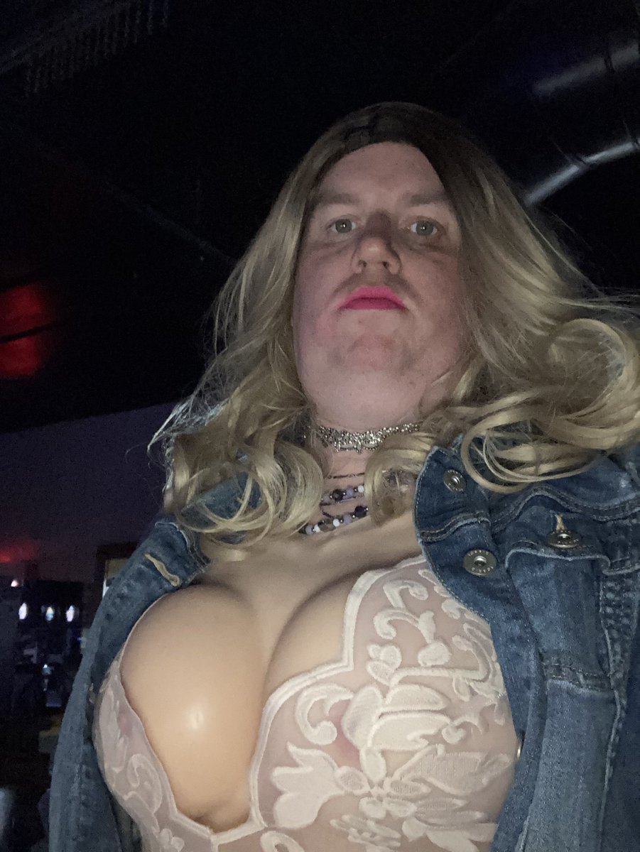 nicole94697742's tweet photo. Had a great time djing for the first time in a couple months can’t wait to do it again next week https://t.co/GcxhXX8eED