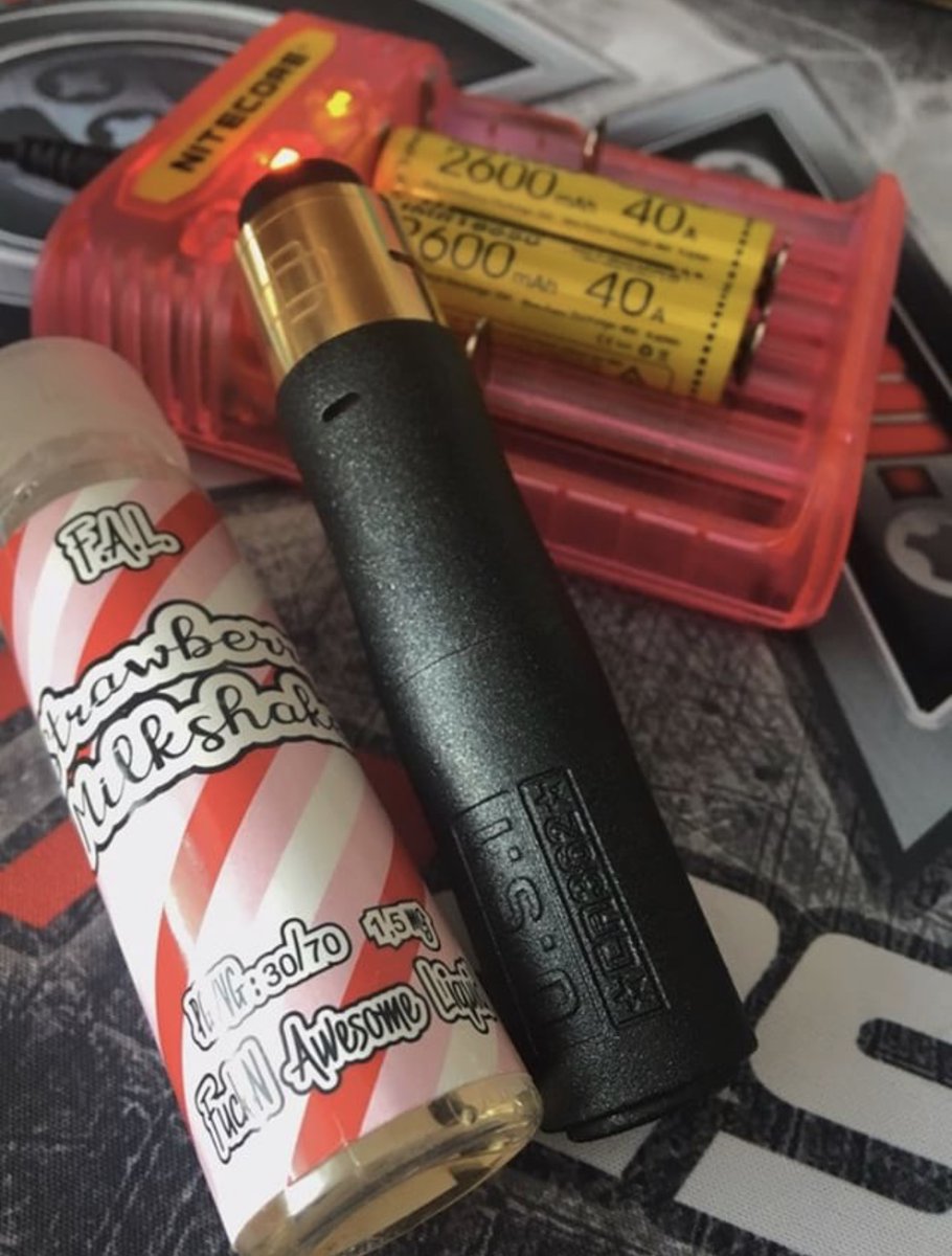 CNitecore's tweet photo. Which color do you prefer💘
Traditional black or cute colors？
Credit: vape_empire_kjiv
🖇https://t.co/MTVwTuSg49
#charger #vape #cutecharger #nitecore #vapelife #vapetricks #vapecommunity #vapeon https://t.co/pzuZajOFik