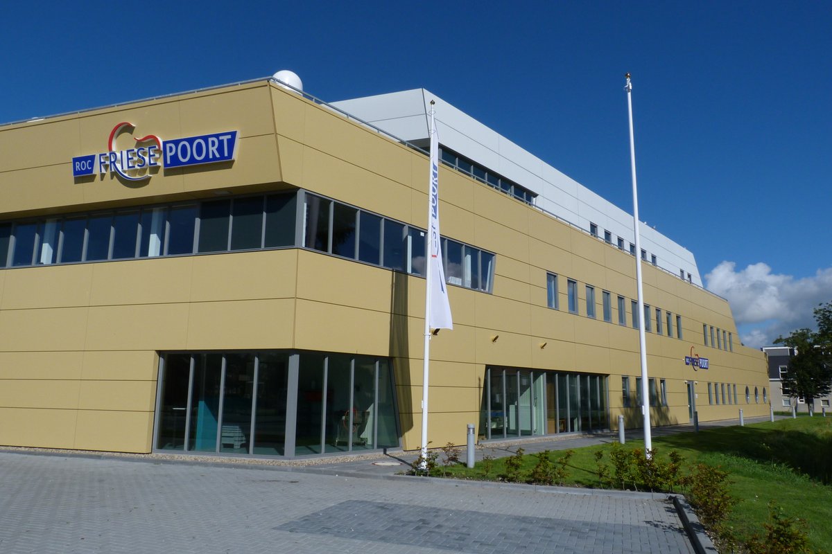 ROC Friese Poort en het Berechja College ontvangen een subsidie vanuit de Regio Deal Noordelijk Flevoland van 1.500.000 euro voor het ontwikkelen van een Maritieme Campus op Urk. 

#WorkMaritimeThinkUrk

urkmaritime.nl/nieuws/1-5-mil…