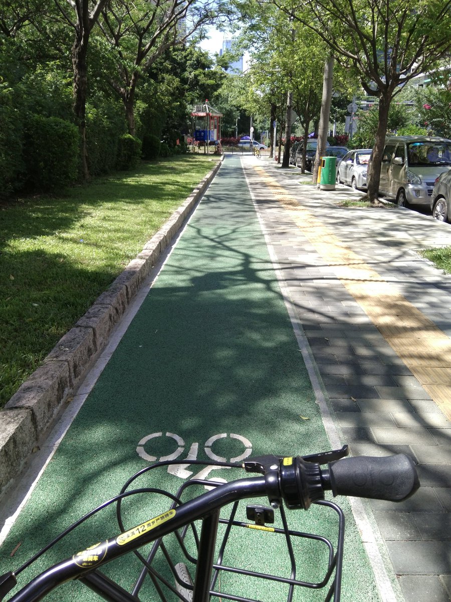 ShenzhenCity's tweet photo. Shenzhen will build at least 300 kilometers of bike lanes per year in its effort to form a slow traffic network.

https://t.co/lYUBSbGpwe

#Shenzhen #china #guangdong #pearlriverdelta #greaterbayarea #slowtraffic #bike #bikelane #bikefriendly https://t.co/YlRa0SO0Dq