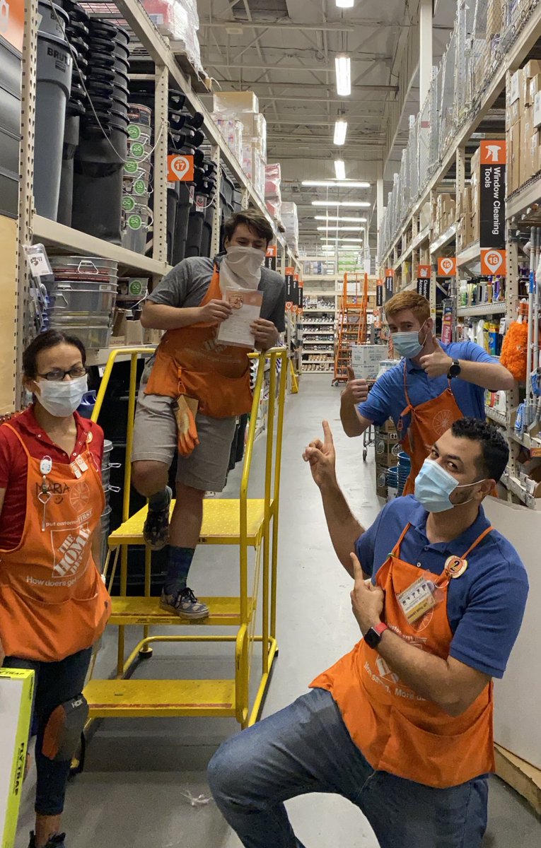 FernandoV_THD's tweet photo. Awarding Humberto(aka Bro) with his first Homer for his amazing performance on overhead organization and bay direct pack down. #teamrancho #packitall #pacsouth #bleedorange https://t.co/WKCU2plOoR