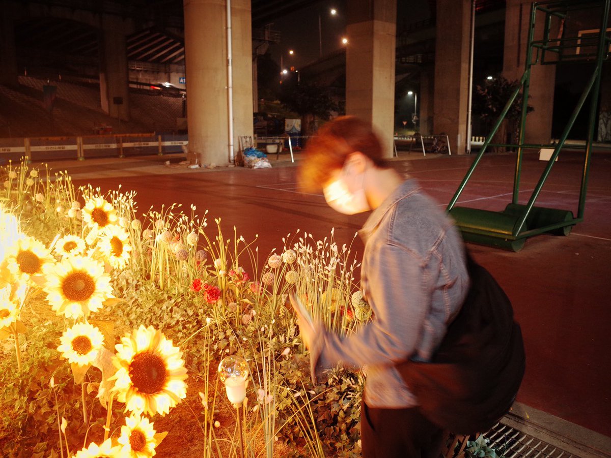 WE_THE_BOYZ's tweet photo. [큐] 드디어 6시에 체크메이트가아ㅏㅏㅏ
       친구들한테 얘기해줘야지😉 
#더보이즈_체크메이트_6시공개 
#THEBOYZ #CHECKMATE 
#더비와_체크메이트 https://t.co/xvhMzlmE2s