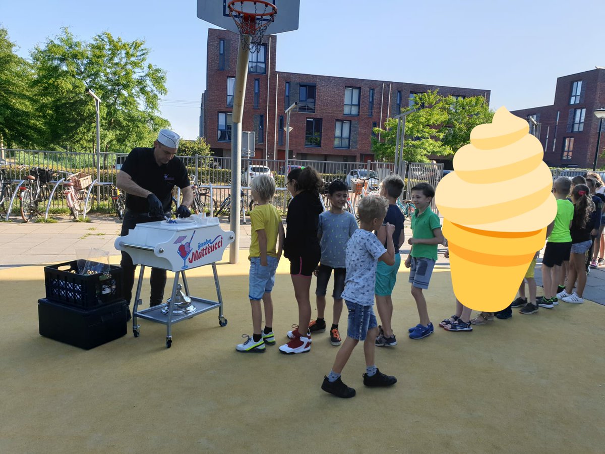 Wat was het fijn om met alle kinderen samen weer tegelijk op school te zijn. Dat vieren we met een ijsje! #ouderraad #verbinding #betrokkenheid #vieren #lekkerijsje @SAAMscholen