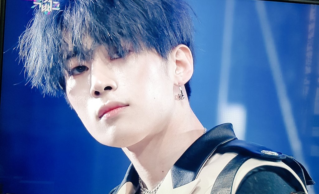 Seungwooya5959's tweet photo. 🤯 한승우 미미미미미미미쳤숴 무대장인아아아악 🖤💜🖤💜🤟🏻

#한승우 🤟🏻🤟🏻🤟🏻🤟🏻🤟🏻🤟🏻🤟🏻🤟🏻🤟🏻 https://t.co/MmUsAYdmEQ