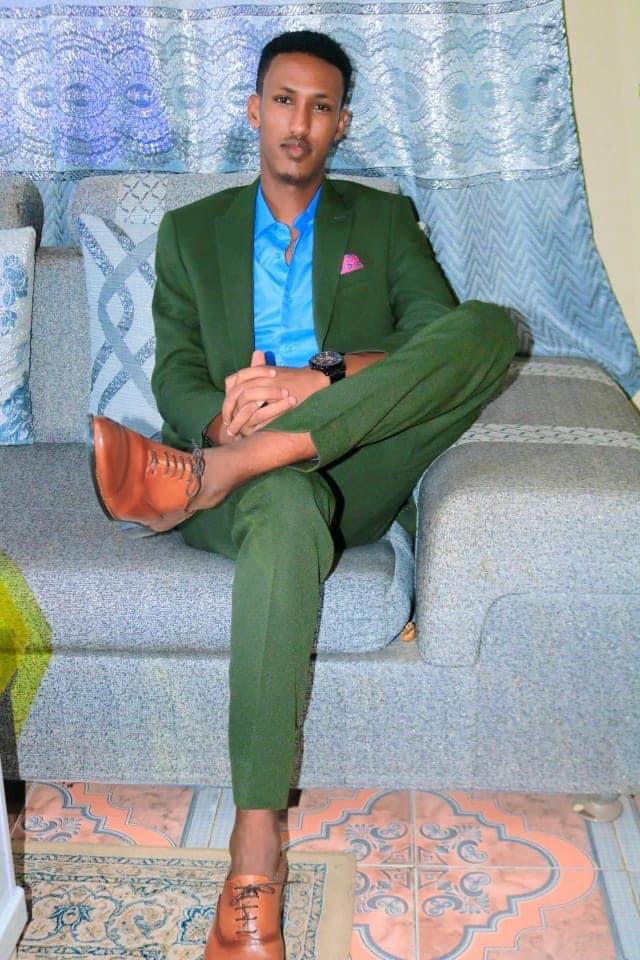 abdiriz12238904's tweet photo. Congratulation with my Bro DR Yuusuf #Am always On your way And your arr my #Modal am very hppy—-💝#Doctors #digfeer #somalitwitter https://t.co/hpFrltU8kP
