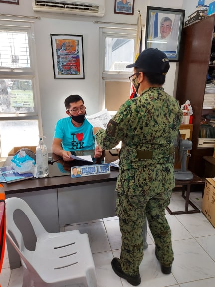 TanzaMPSPCR's tweet photo. On June 12, 2020 around 01:30 P.M., PSMS Annaliza Flores,  Duty PSB of Barangay Poblacion 1,  conducted barangay visitation, and dialogue to Barangay Chairman regarding active roles of Cluster Leaders  in GCQ, and Anti-Criminality Campaigns of PNP. https://t.co/sBLcwvwsAd