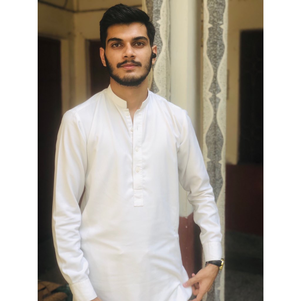 Huzaiffa22's tweet photo. 🥀غم نہ کر ہر چیز وقتی ہے 
#TB #Eid https://t.co/8JJRjqiLAq