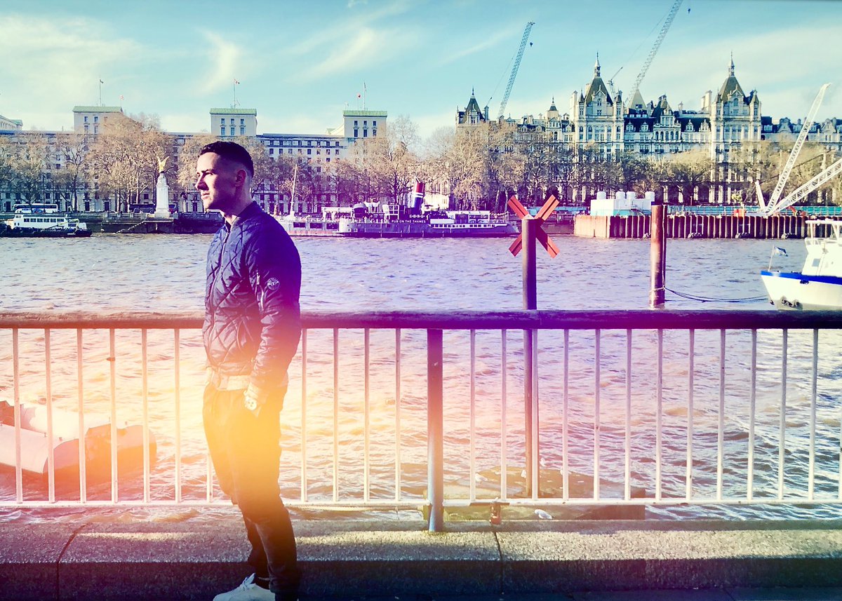 DashboardImage's tweet photo. #SocialDistancing from a distant.
#London #Street #Photography #Thames #Southbank #DashboardImage https://t.co/InCP7L7gNA