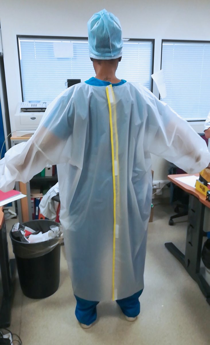 FablabBicetre's tweet photo. Adaptation d'une cape @Decathlon avec l'équipe soignante du service de Réanimation pour remplacer temporairement les surblouses en rupture d'approvisionnement. Tests d'usages et de nettoyage recommandé par l'EOH. @Hopital_Bicetre @FablabBicetre 
#microsolution #fablabhospitalier https://t.co/7q6Oo48JYx