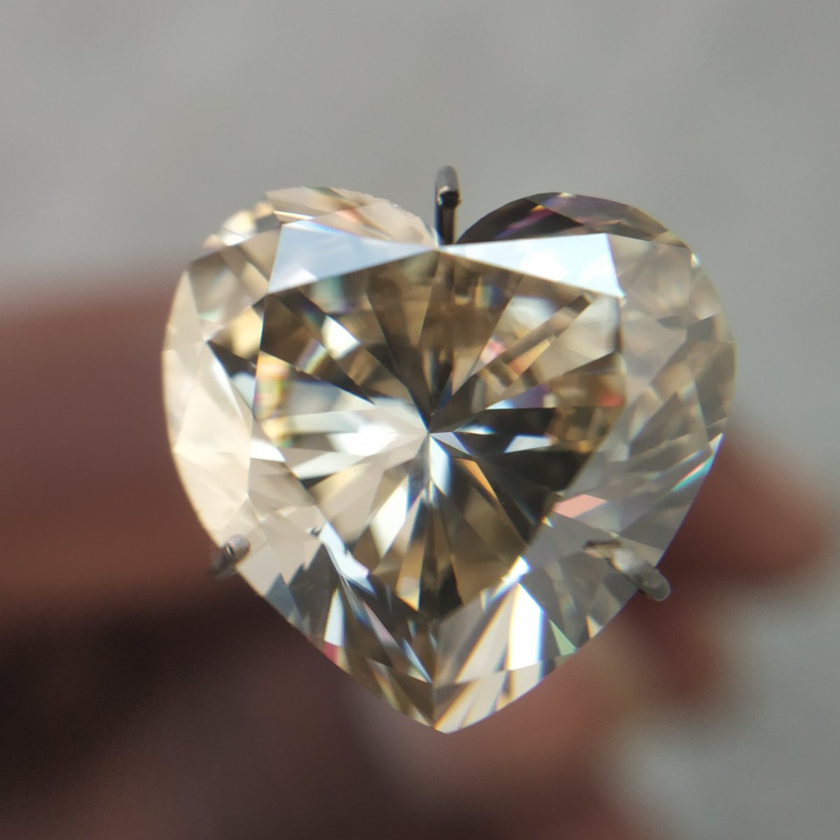 OFF WHITE #loosemoissanite #Heart #shape