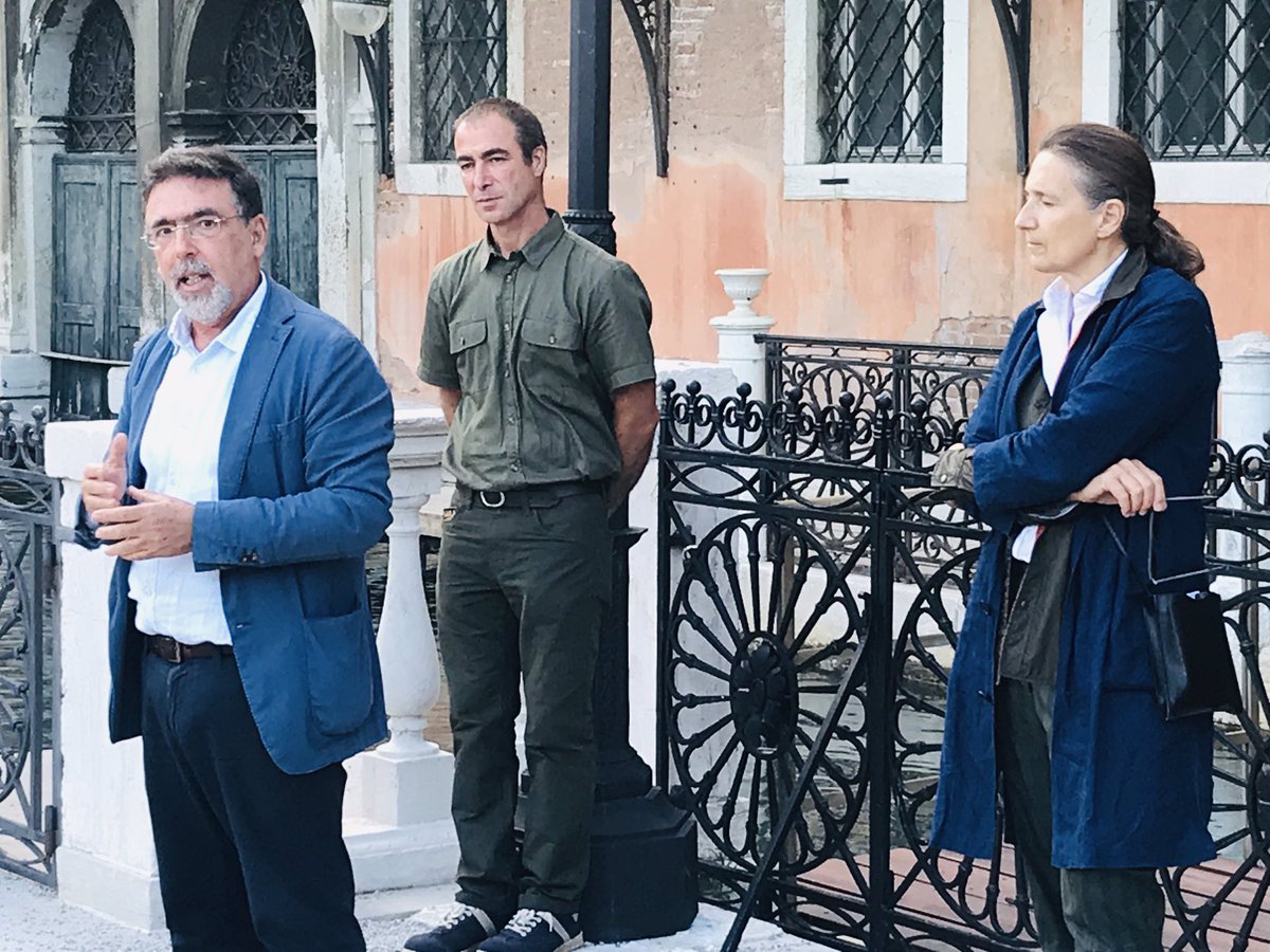 RotaryVenezia's tweet photo. Finalmente insieme per scoprire la bellezza Giardini Reali, accompagnati da Adele Re Rebaudengo, Presidente di Venice Gardens Foundation https://t.co/dJOIGVQdsh