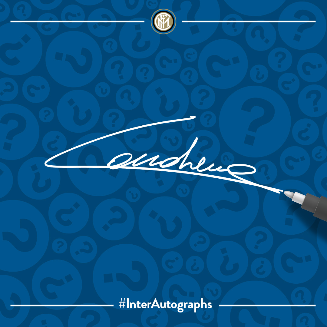 Inter_jp's tweet photo. ✍ | 誰のサイン?
前回はちょっと難しすぎたので、最後の今日はわかりやすいものを選びました🖊😉
さあ #InterFans、これは誰のサインでしょう?
#InterAutographs https://t.co/w24nGzFzoC
