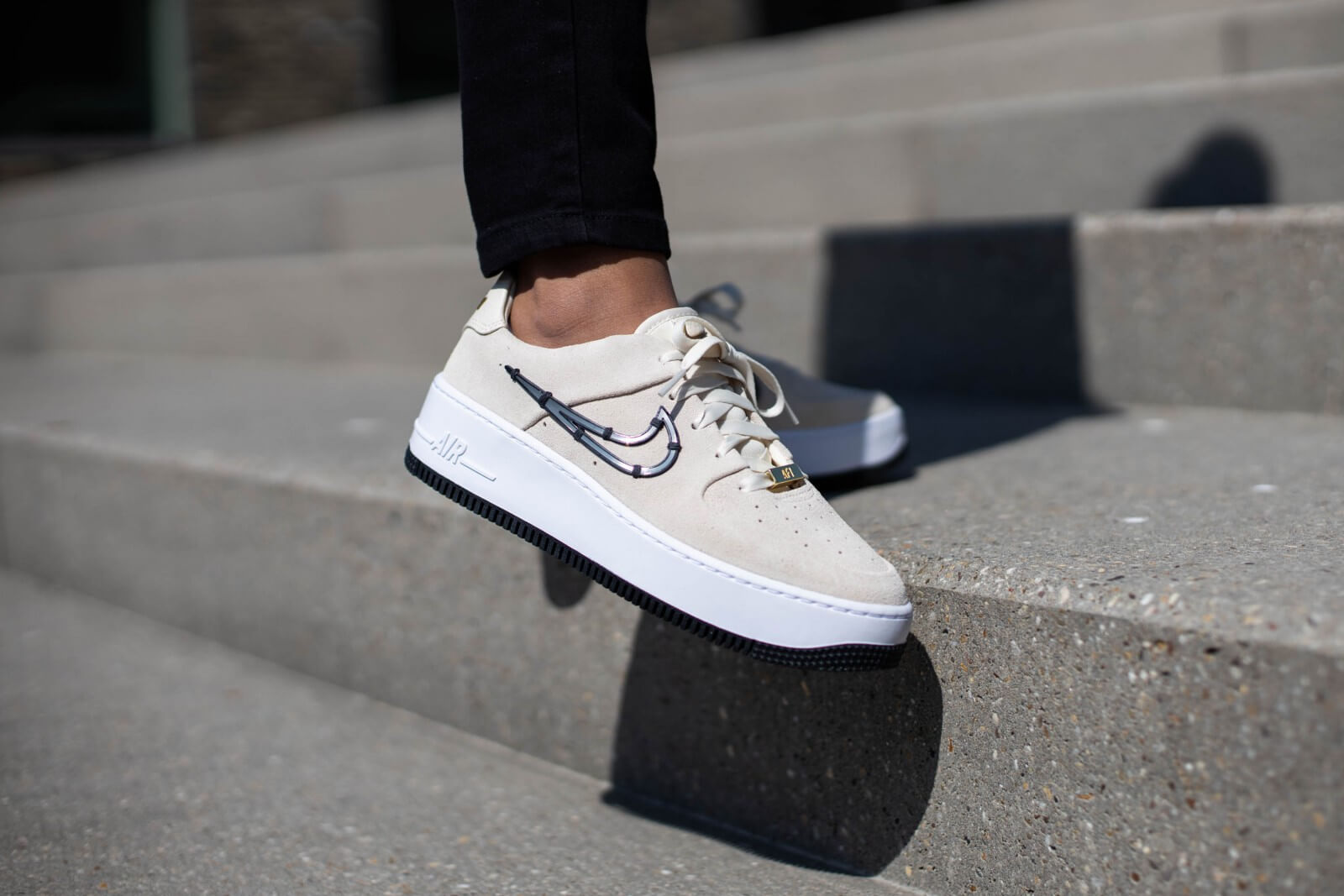 Acuario Meandro Actualizar Shesha Lifestyle on Twitter: "WMNS Nike Air Force 1 Sage Low LX  SOPHISTICATED STREET STYLE. Taking both height and craft to new levels, the Nike  Air Force 1 Sage Low LX features