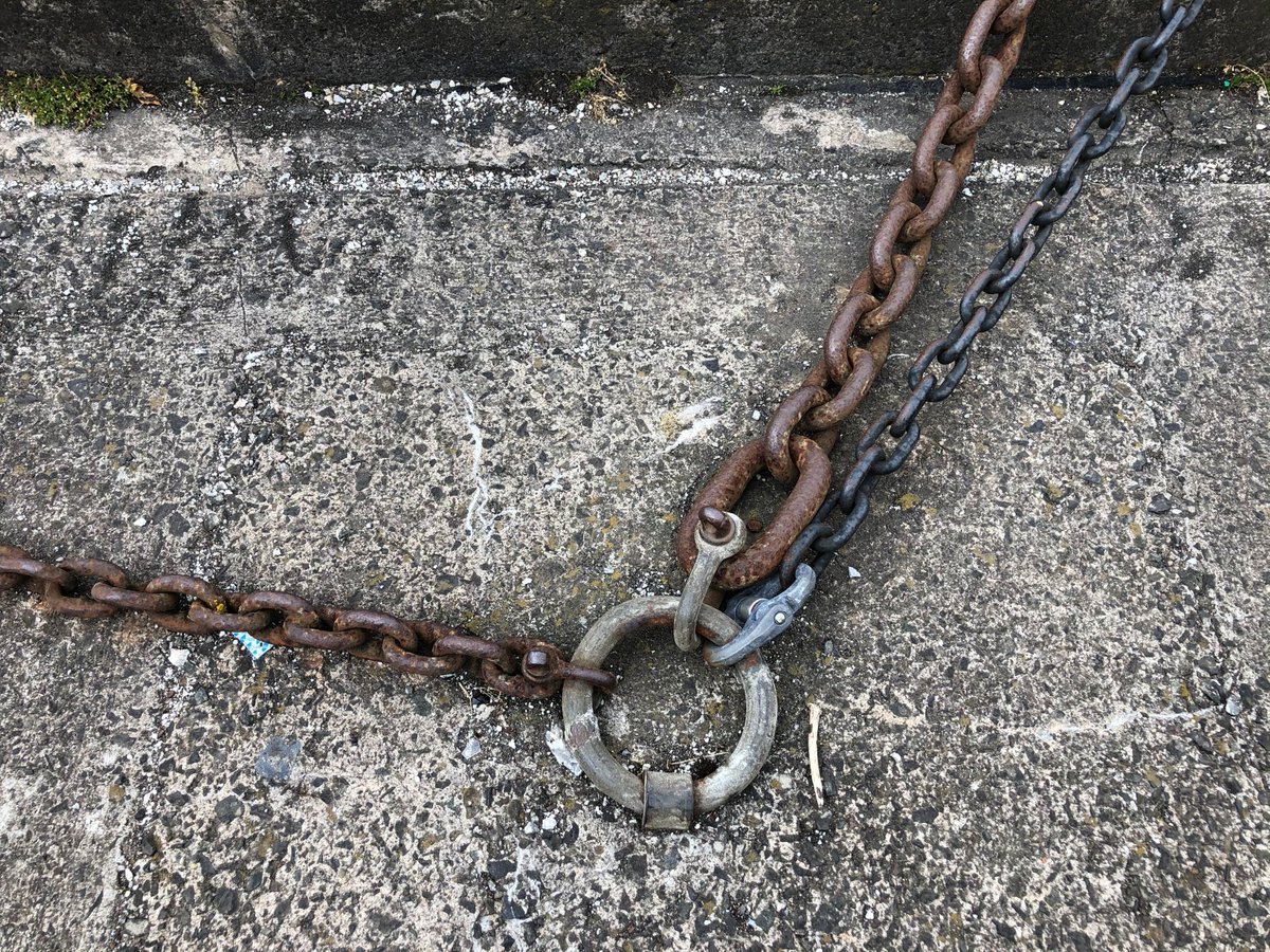 fay_young's tweet photo. Chain, chain, chain
The daily walk begins to feel another form of confinement in increasingly crowded streets β we broke free, sort of, on a longish trek to Newhaven on the Forth, a seabed of symbols.
#AdventuresInLockdown
Over to you Arethra Franklin https://t.co/xZulP4Wro6