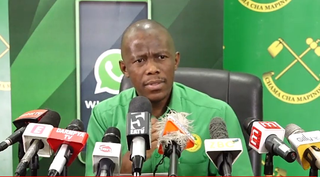 NetworkTv2023's tweet photo. Ratiba ya kumpata mgombea nafasi ya Rais inaanza Juni 15-30, 2020 ambapo itakuwa nafasi ya kuchukua fomu, kutafuta wadhamini na kurejesha.
Kiukweli kanuni zetu za kupata wagombea ndani ya Chama kuanzia diwani mpaka rais ni wazi zinaonesha hakuna kama CCM- @hpolepole
#KFupdates. https://t.co/aEhNgpb9td