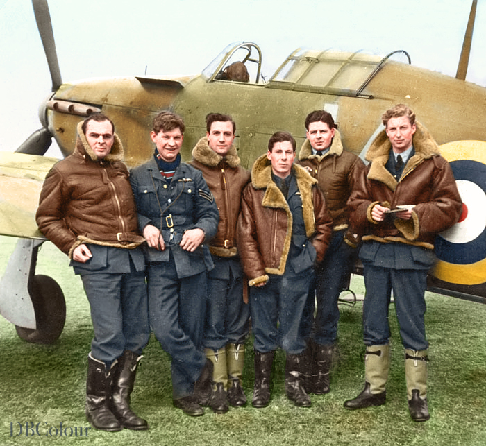 colour_history's tweet photo. Pilots of 87 Squadron at RAF Exeter, October/Nov 1940
l to r: F/O Rafael Watson, Sgt. Laurence A. Thorogood, P/O Roger F.F. Malengrau (BEL), F/lt. Ian R. Gleed, F/O Kenneth W. Tait (NZ), F/O Roderick M.S Rayner. https://t.co/oL3sKsQWdC