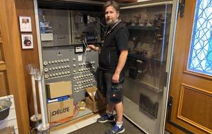 Nichts geht mehr: Turmuhr und Glocken der Kirche Wohlen stehen plötzlich still aargauerzeitung.ch/aargau/freiamt…