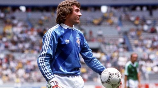 Happy 75th Birthday to legendary goalkeeper Pat Jennings     