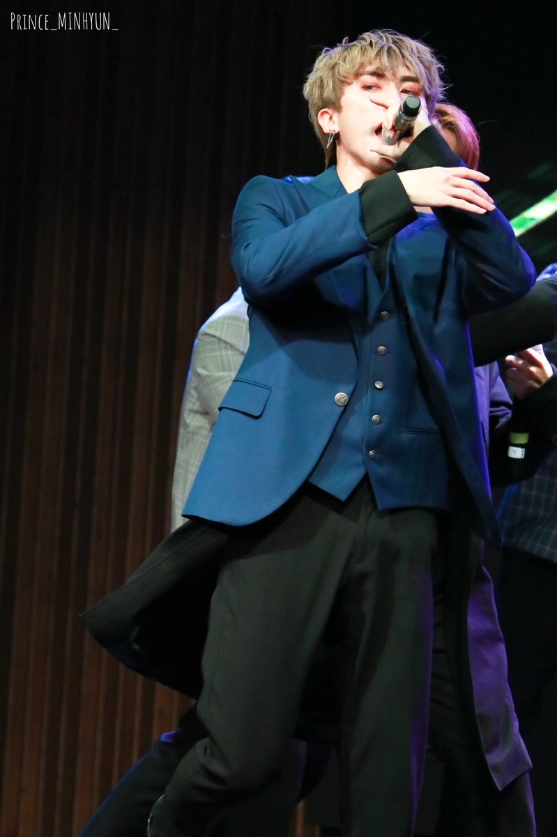 To_MINHYUN's tweet photo. 로이Day

#Happy_ROI_Day
#HappyROIDay
#ROI #TARGET #타겟　#로이 @target7official @target7japan @TARGET7_K https://t.co/MgMtEJwdaY