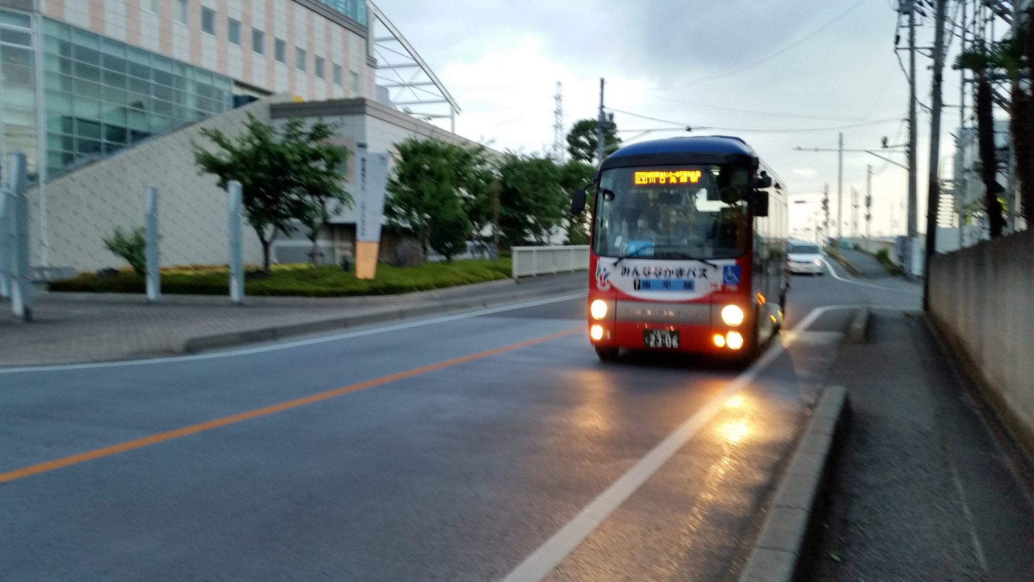 セフィ 追放領主 変 なものチャンネル 川口の最終バスをたずねて みんななかまバス07 南平線 川口元郷駅行き 鳩ヶ谷駅東口18 04発 平日 土曜 鳩ヶ谷から南平地区 領家など を回り 市役所の東から川口元郷へと向かう系統 時間帯的に 領家の工場街