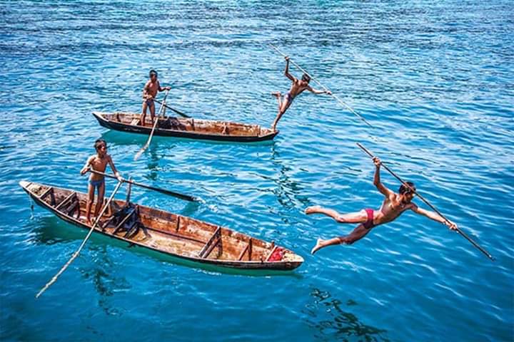 The Salone people, also known as Moken,is a prominent tribe that lives in the sea around the Myeik archipelago.They spend their whole lives in small boats and make a living by diving for pearls and looking for other seafood.
#MyanmarBeEnchanted
#MerguiArchipelago
#Mokens 
#Salone