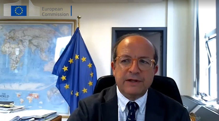 MuniCircular's tweet photo. Daniel Calleja (@DCallejaEC), director general de Medioambiente (@ComisionEuropea):

«La #EEEC, desde el punto de vista de la Comisión, tiene elementos muy importantes para acelerar esa transición [a la #EconomíaCircular]». https://t.co/Qm1Ulo9nLk