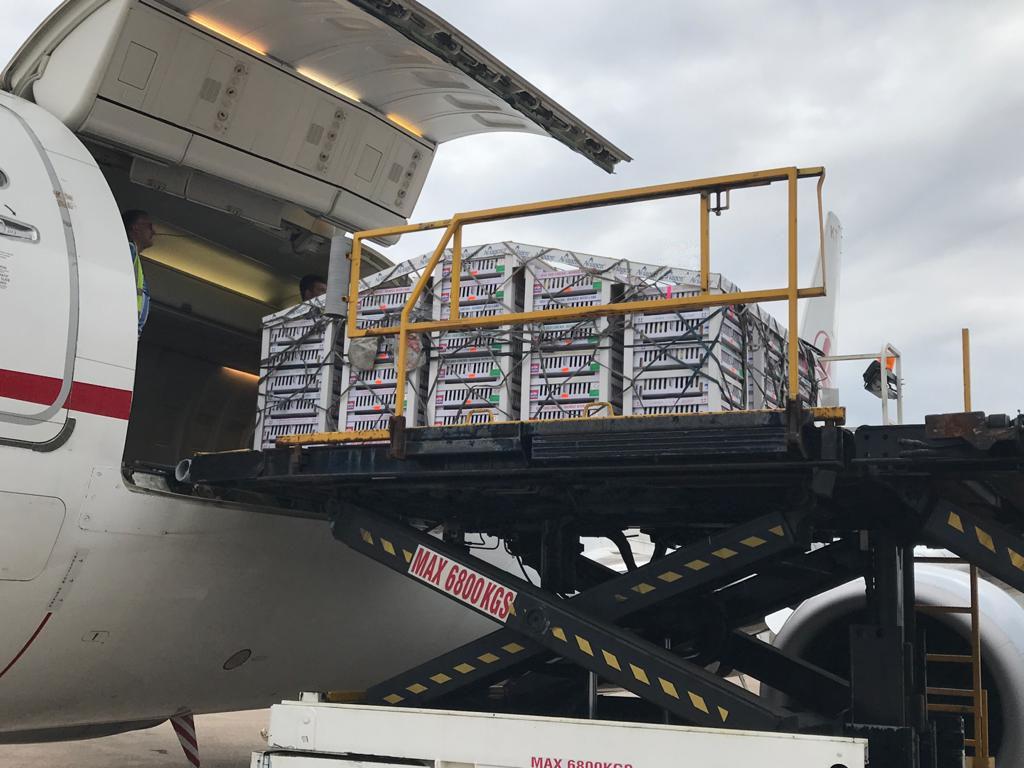 CityAviation's tweet photo. We were very pleased to welcome @AirAlgerieAH back to @bhx_official after a gap of over 30 years since their last visit, 737-700 7T-VKT collecting a consignment of day-old chicks bound for Algiers #aircargo #aircharter #airfreight #bhx #charter https://t.co/NhGfnee9TV