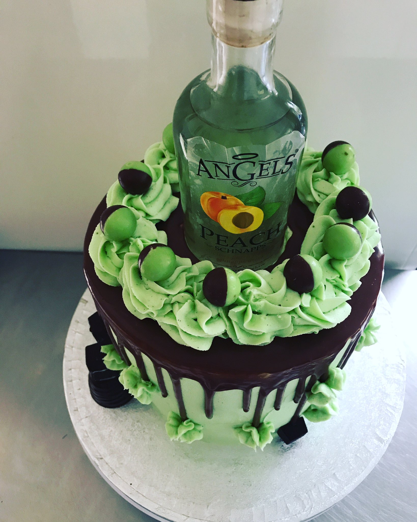 Polly Guy Pantries Chocolate Mint Birthday Cake With Peach Schnapps In Middle Next Job Afternoon Teas T Co Qu94nj6jz2 Twitter