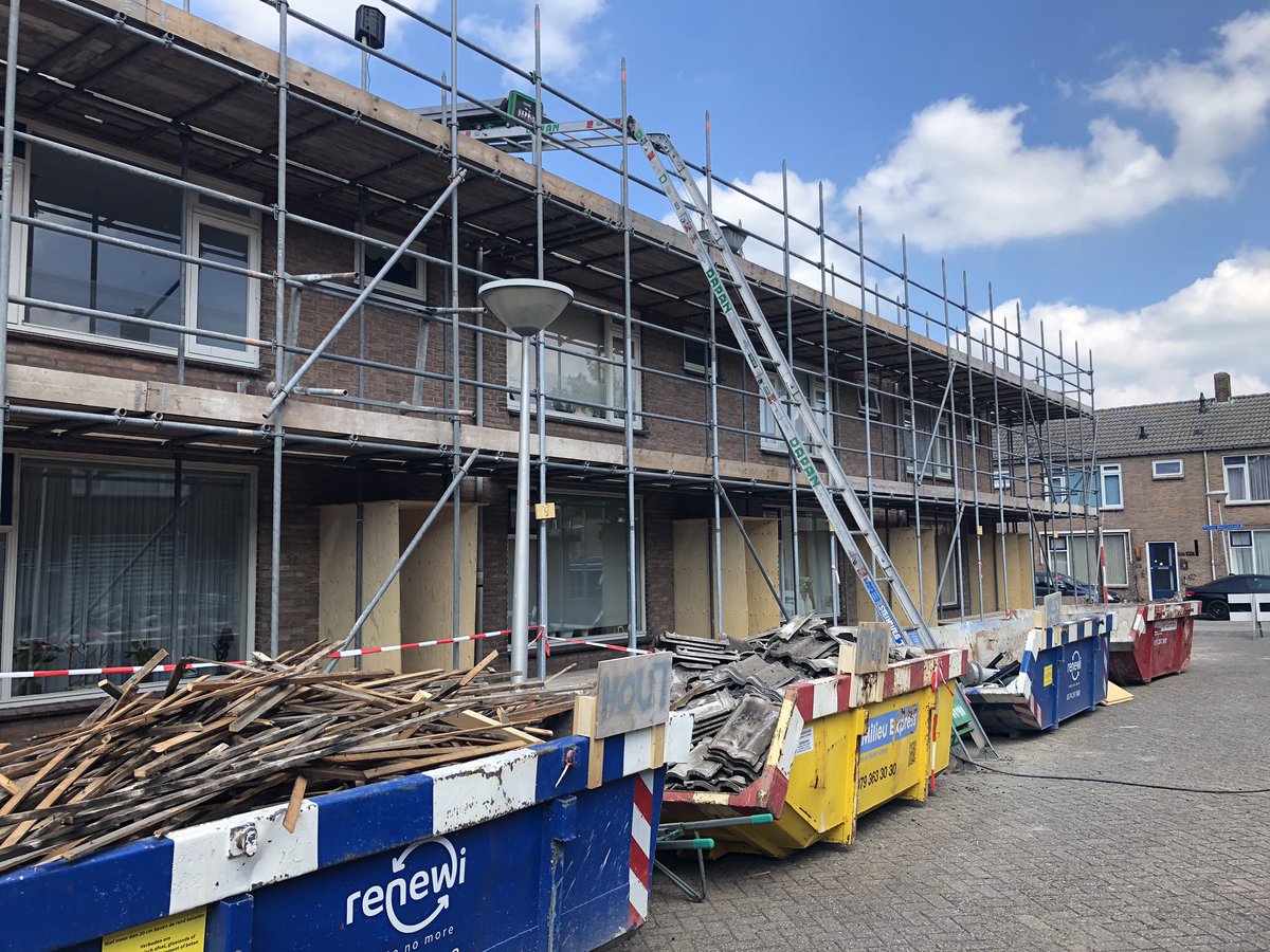 Voor <a href="/corparcade/">Arcade</a> is <a href="/Weboma/">Weboma</a> gestart met het groot onderhoud van 100 woningen in de oranjebuurt te ‘s-Gravenzande. Daken en gevels worden hierbij vervangen.