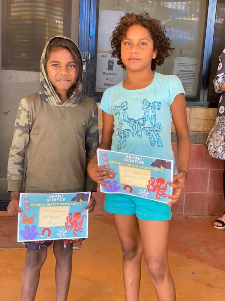 DeadlyScience's tweet photo. Amazing Deadlyjuniorscientists coming in from our wonderful friends at Jilkminggan community school we are so proud of you all 🖤💛❤️ #thefutureofstem https://t.co/NwbAhYFkWP
