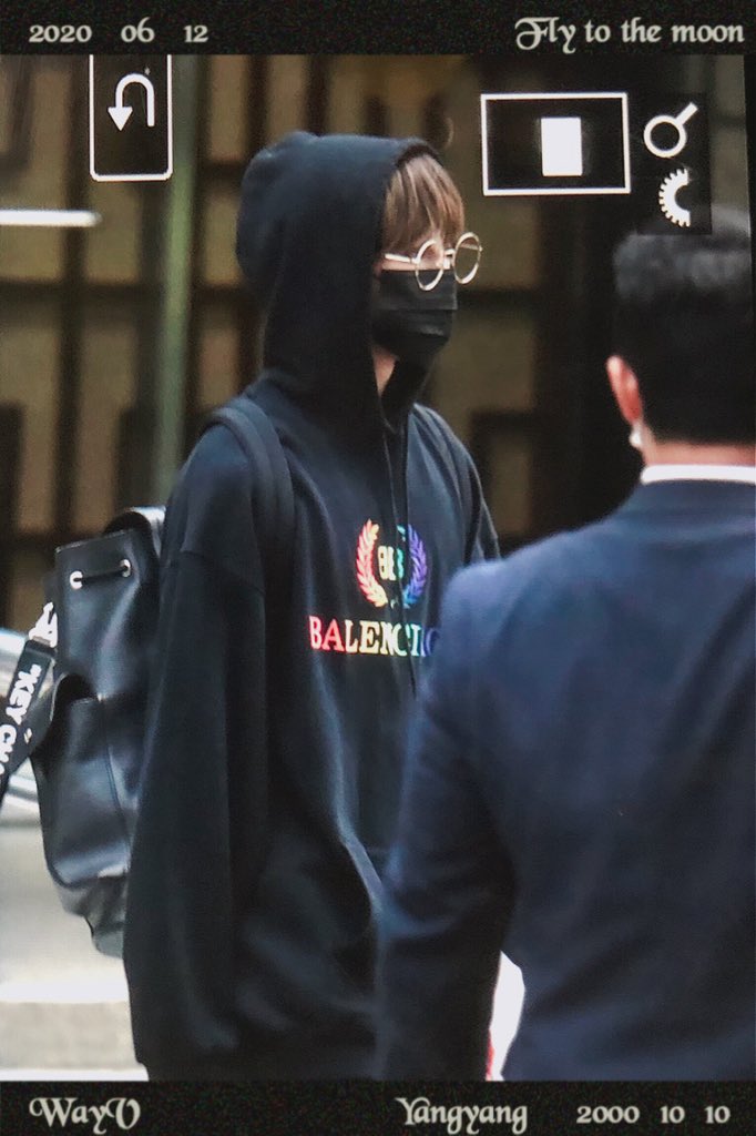 flytothemoon tweet media