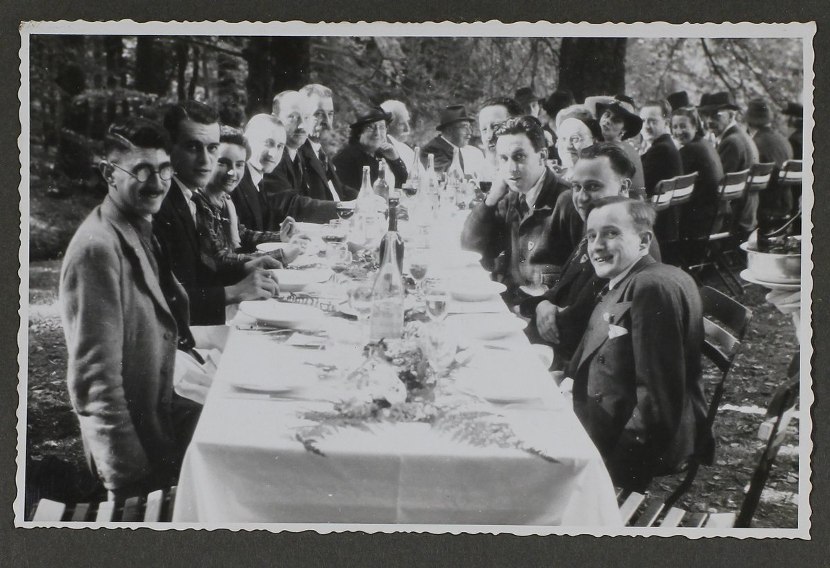 LinneanSociety's tweet photo. Looking to #picnicinstyle? Check out our photo album of A.A. Pearson showing members of the @BritMycolSoc enjoying an outdoor dinner in Belgium in 1938
#archivecatalogueupdate #alfrescodining
https://t.co/Q4fMNOvVwb https://t.co/i3nCrj0d9P