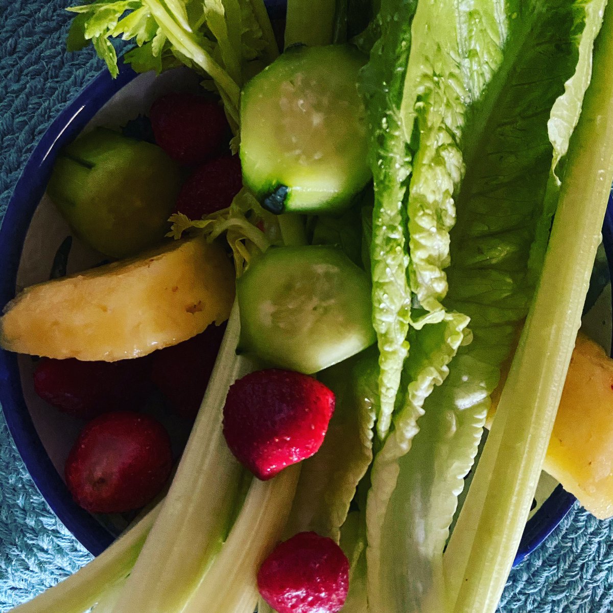 KhealthMarla's tweet photo. #smoothieprep #healthy https://t.co/0zzOnIYXW2