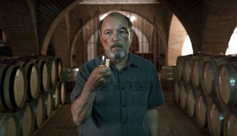 Never forget el puto <a href="/rubenblades/">Rubén Blades</a> matando zombies en #FearTheWalkingDead 😂