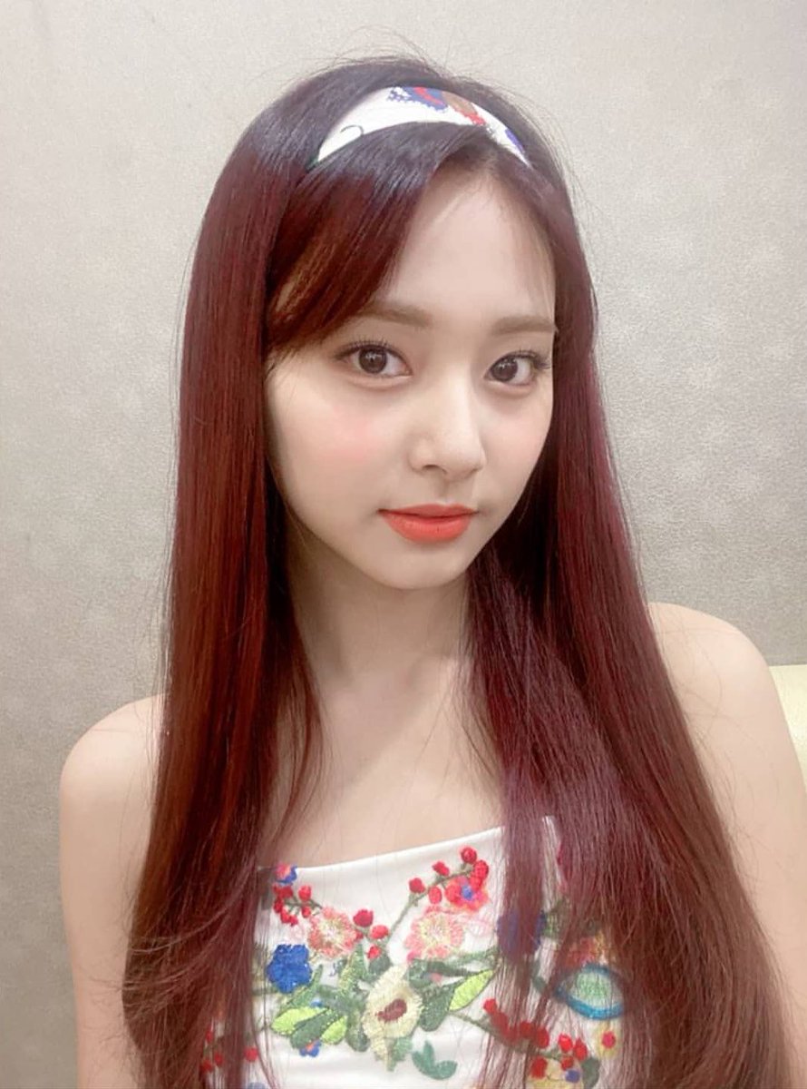 misayeon's tweet photo. Tzuyu's IG update

“🌼🌱 Yesterday 🧡🤍💛🤍🧡”

https://t.co/xoOgXnlZWm
#TWICE #트와이스 https://t.co/kOy22FM1gC