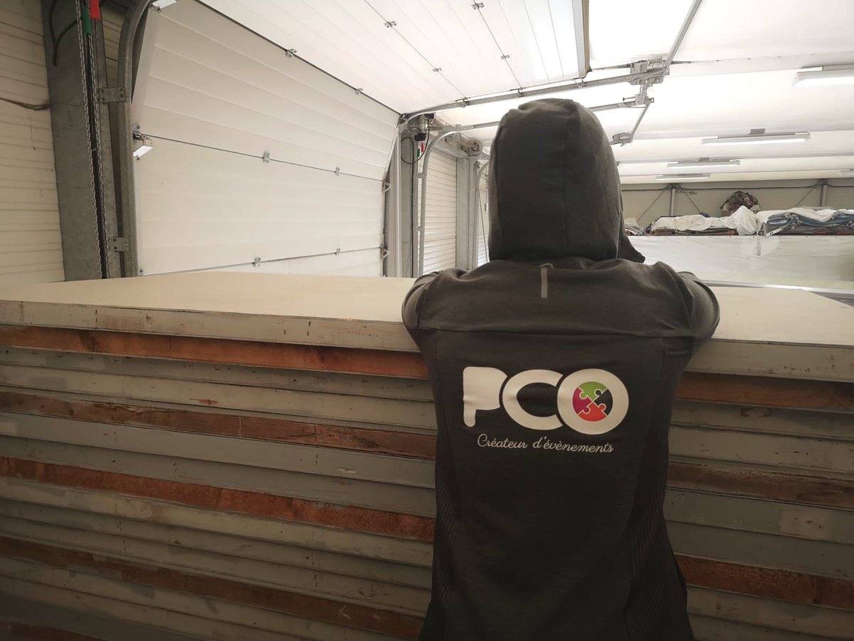 PcOrganisation's tweet image. Quand les montages nous manquent... On fait un grand rangement ! 

Réaménagement de nos locaux de stockage. On y voit plus clair! Parées à redémarrer 💪 Vous nous manquez 😭

#pco #motivation #event #rangement
