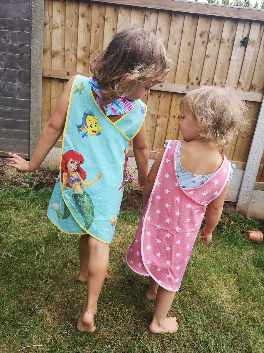 Since becoming a mother, I rarely get any time to sew stuff for myself or my kids. So I'm always on the lookout for quick and easy makes! 
I LOVE these aprons! 
etsy.com/uk/listing/820… 
Follow the link for the pattern! 
#sewingmumma #mummyandme #kidsapron #SewingBee #mumsthatsew