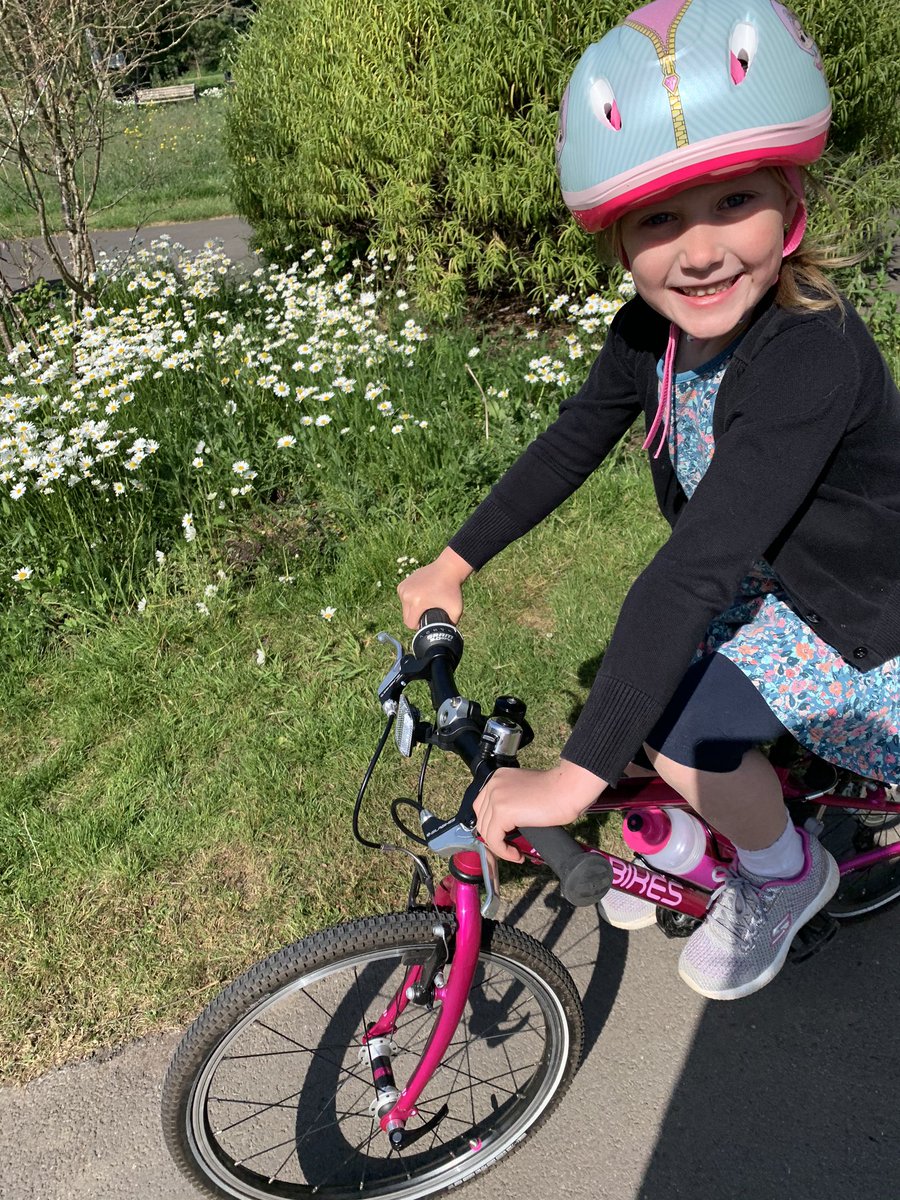 Fliss78Wensley's tweet photo. Loving our bikes #7DaysOfCycling #islabikes https://t.co/4zIVU2fanx
