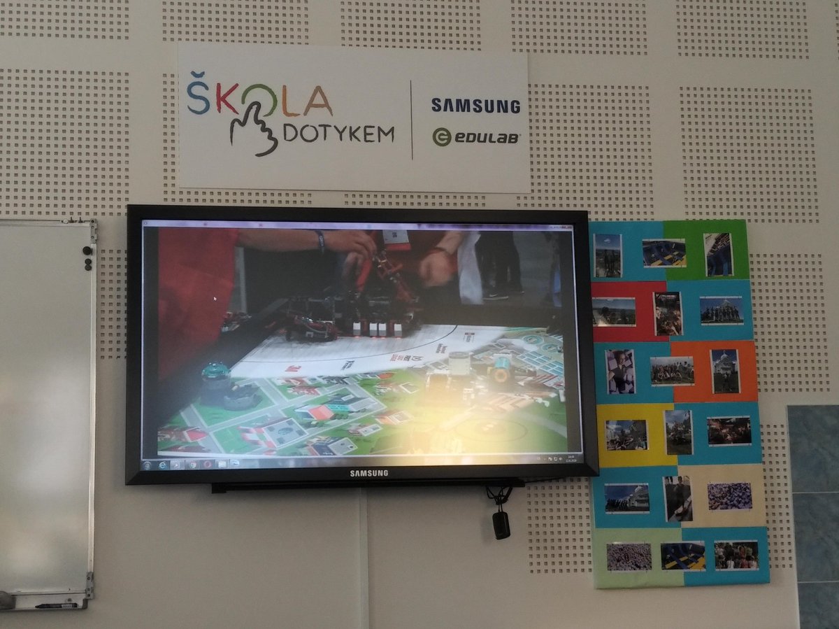 PetrOcko's tweet photo. #Jeseník je progresivní i v rozvoji digitálních dovedností. R.U.R. tým jesenického gymnázia má světové úspěchy ve First Robotic League a i díky projektu 5G měst tady vzniká unikátní inovační ekosystém spolupráce i s vysokými školami a průmyslem. 

@mpo_tweetuje @mistnirozvoj https://t.co/aOhvSTc3Mq