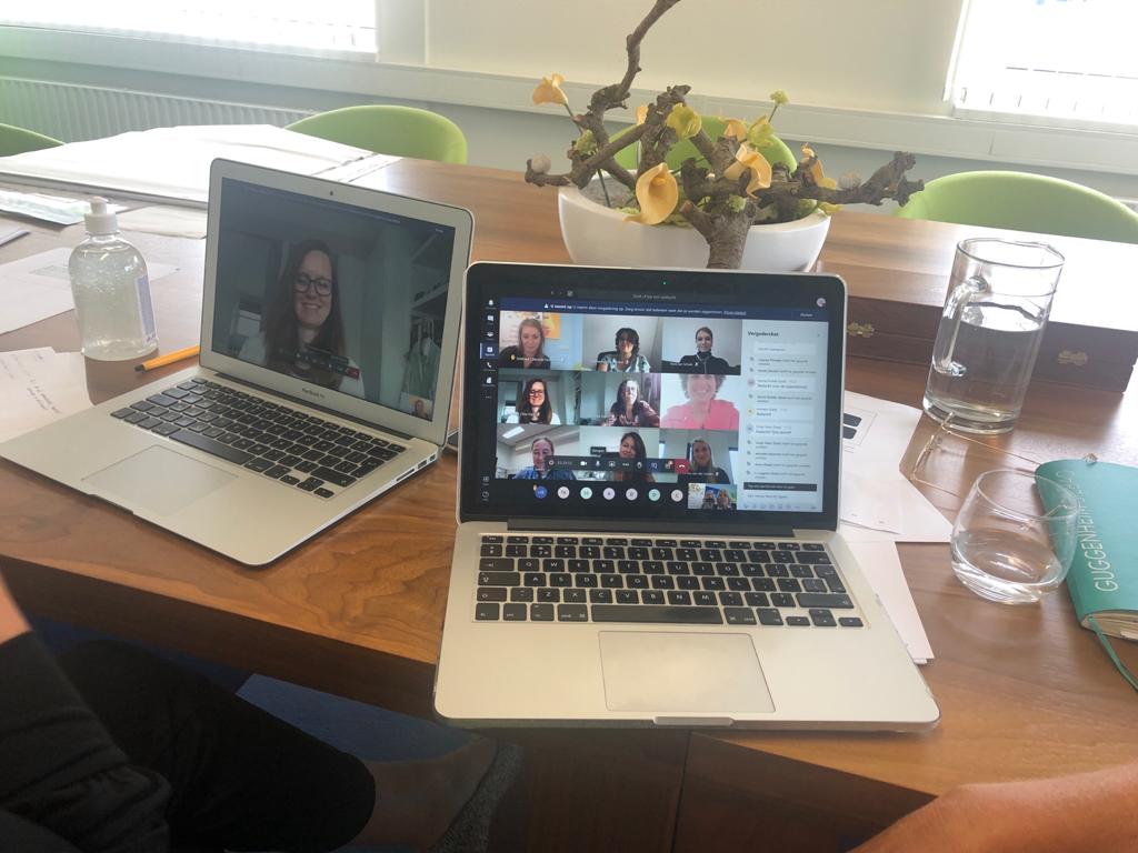 Ieder jaar aan het begin van de zomer komen wij met alle Diëtheek diëtisten bij elkaar op de zomerbijeenkomst. Helaas konden wij elkaar dit jaar niet zien maar kunnen terug kijken op een zeer geslaagde 'digitale' zomerbijeenkomst.
#diëtisten #samenkomen #teams