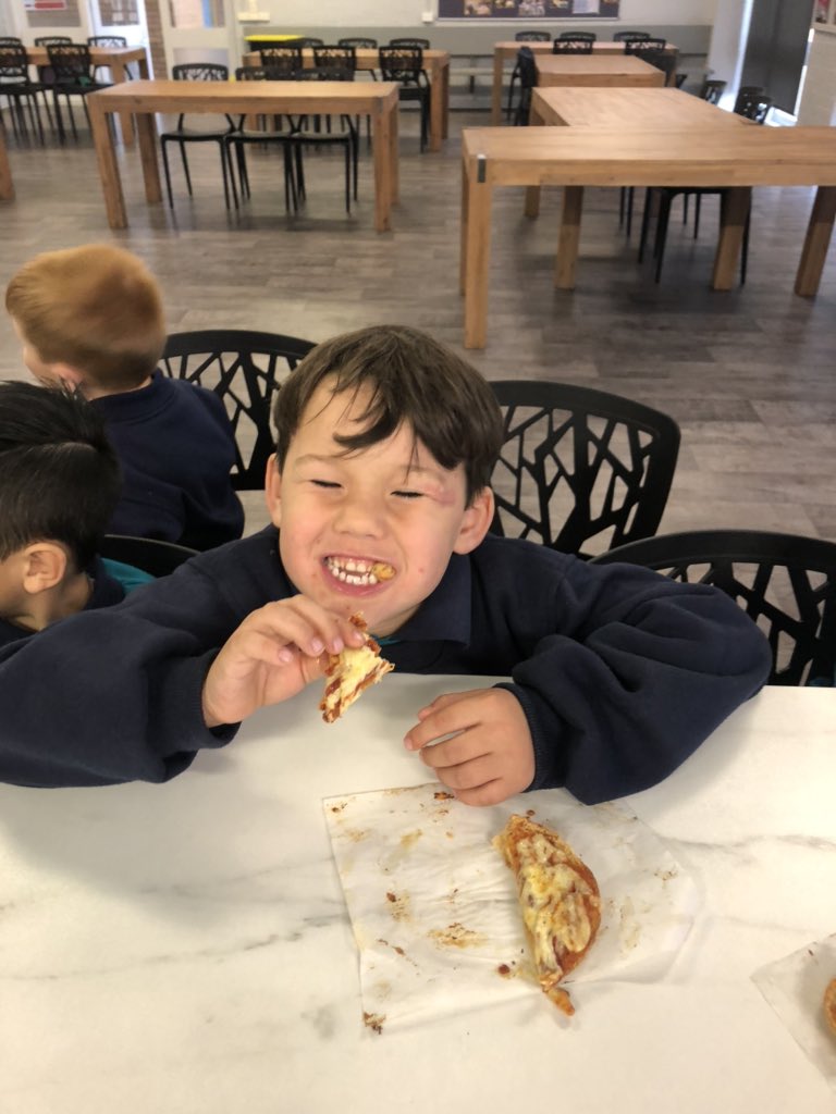 Today kinder did a great job of putting their theory into practice. Learning about equal halves. I think this lesson was a hit! <a href="/GuisePublic/">Guise Public School</a> <a href="/HeyburghRenee/">Renee</a> <a href="/m_predl/">Megan Predl</a>