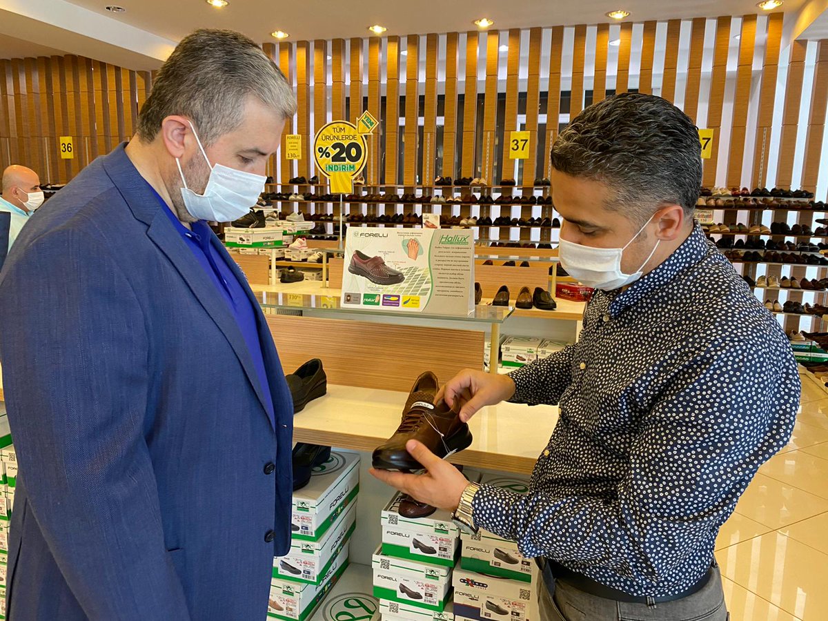 AKaanTR's tweet photo. Üyelerimize gerçekleştirdiğimiz ziyaretlere @ForelliShoes ile devam ederken, Forelli Genel Müdürü Musa Doğan'dan üretim faaliyetleri ve çalışmalara yönelik bilgi aldık. https://t.co/SlbO304ecE